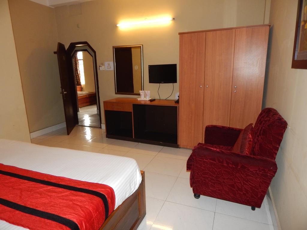 Breeze Hotel Siliguri Oda fotoğraf